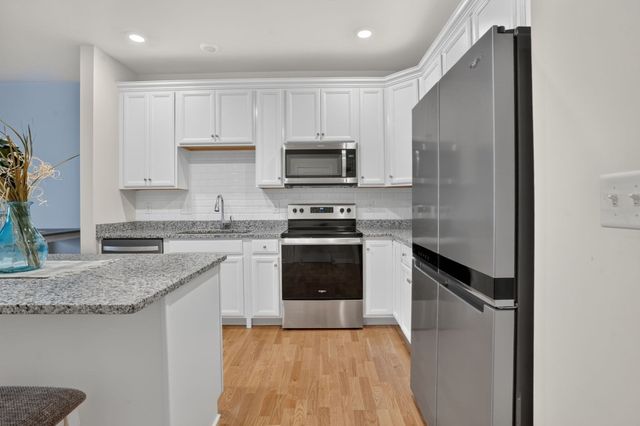 240 Martins Landing 102, North Reading, MA 01864