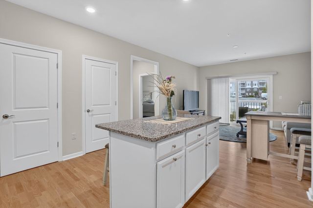 240 Martins Landing 102, North Reading, MA 01864