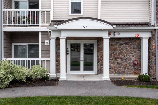 240 Martins Landing 102, North Reading, MA 01864