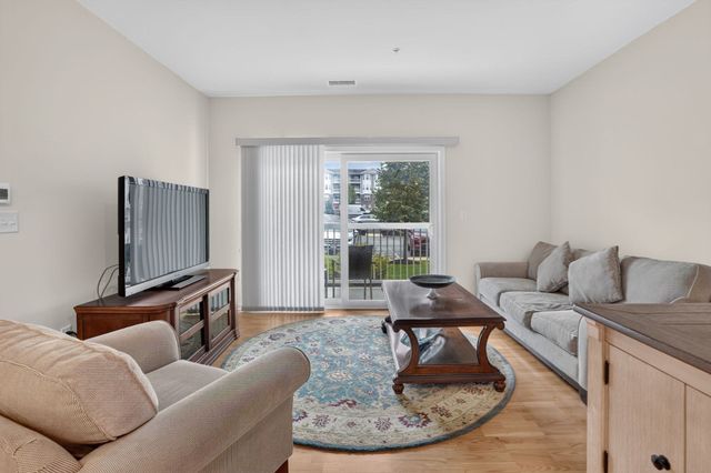 240 Martins Landing 102, North Reading, MA 01864