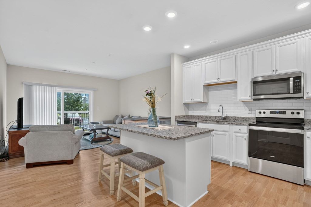 240 Martins Landing 102, North Reading, MA 01864