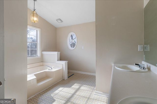 305 Daileys Plantation Court, Mcdonough, GA 30253