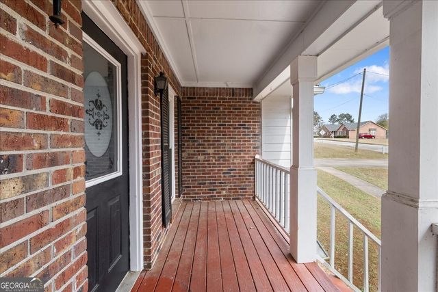 305 Daileys Plantation Court, Mcdonough, GA 30253