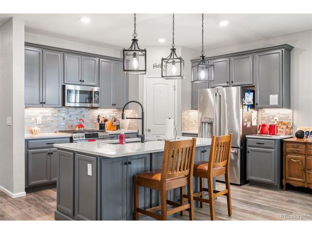 27571 E 7th Dr, Aurora, CO 80018