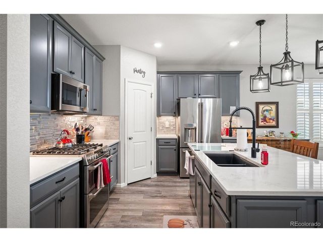 27571 E 7th Dr, Aurora, CO 80018