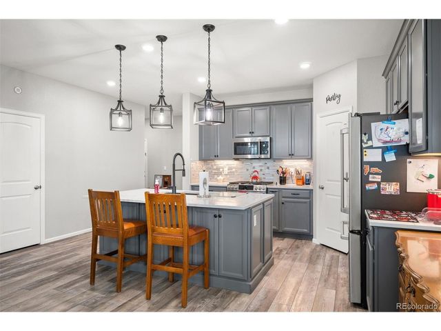 27571 E 7th Dr, Aurora, CO 80018