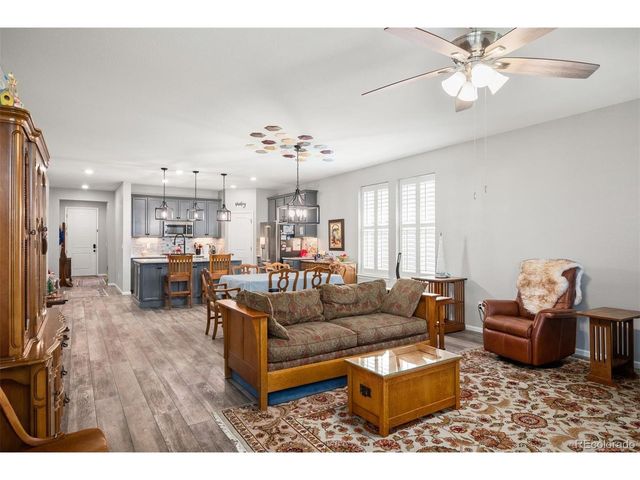 27571 E 7th Dr, Aurora, CO 80018