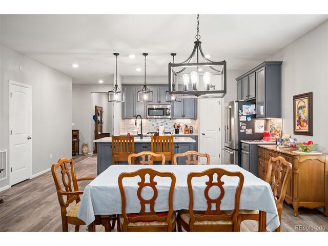 27571 E 7th Dr, Aurora, CO 80018