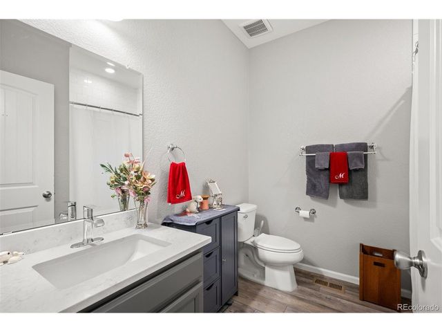 27571 E 7th Dr, Aurora, CO 80018