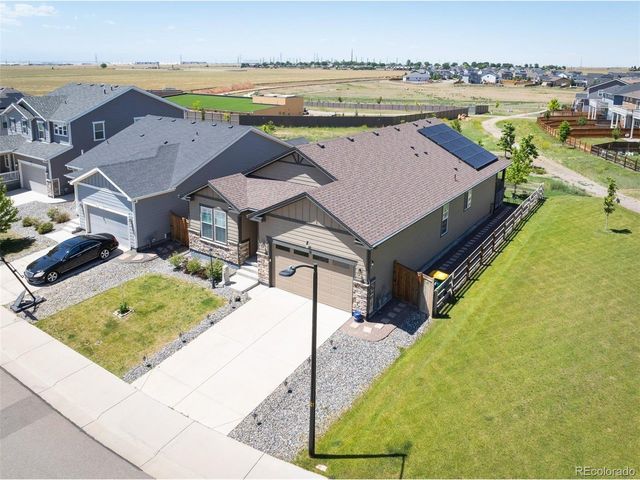 27571 E 7th Dr, Aurora, CO 80018