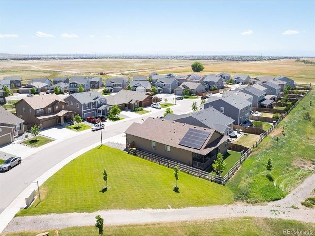 27571 E 7th Dr, Aurora, CO 80018