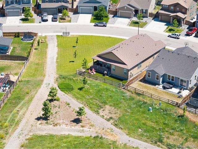 27571 E 7th Dr, Aurora, CO 80018