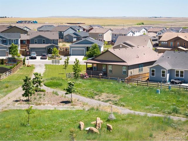 27571 E 7th Dr, Aurora, CO 80018