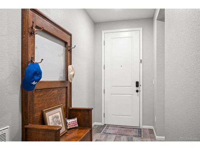 27571 E 7th Dr, Aurora, CO 80018