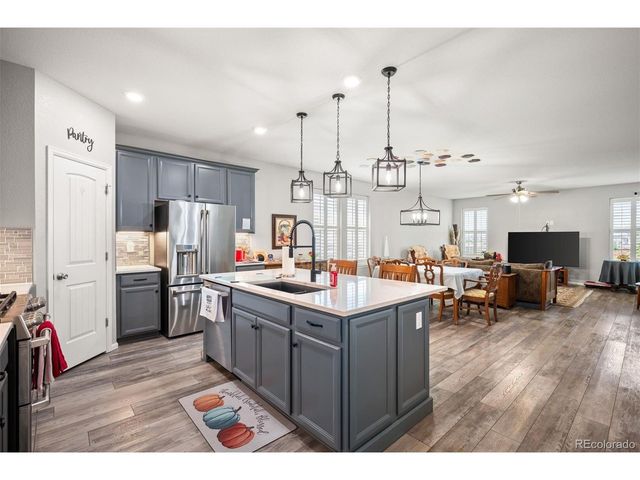 27571 E 7th Dr, Aurora, CO 80018