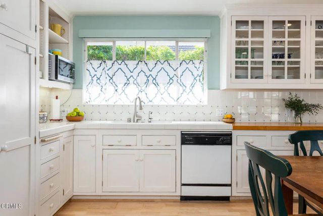 1973 Midwick Drive, Altadena, CA 91001