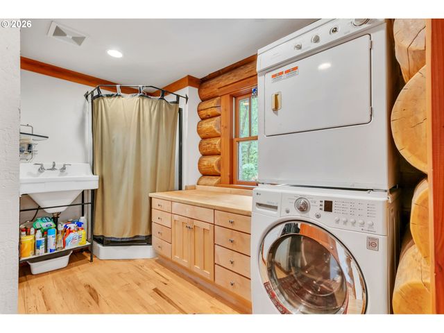 32523 ZARZAMORA Ln, Eugene, OR 97405