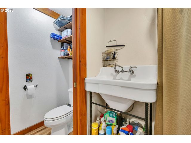 32523 ZARZAMORA Ln, Eugene, OR 97405