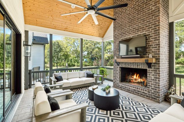 5012 Toll Road Ct, Thompsons Station, TN 37179