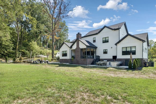 5012 Toll Road Ct, Thompsons Station, TN 37179