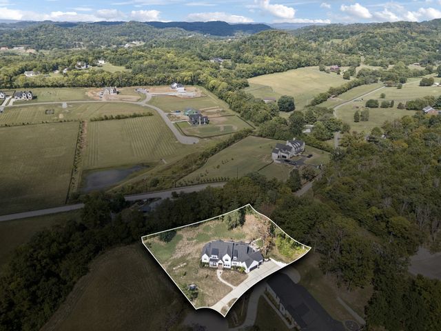 5012 Toll Road Ct, Thompsons Station, TN 37179