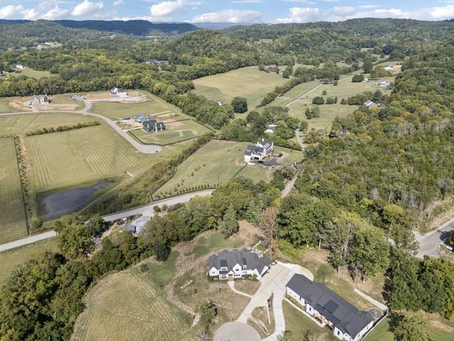 5012 Toll Road Ct, Thompsons Station, TN 37179