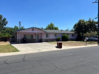 3105 E Duran Avenue, Visalia, CA 93292