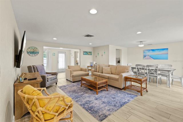 6836 ROXBURY DRIVE, Sarasota, FL 34231