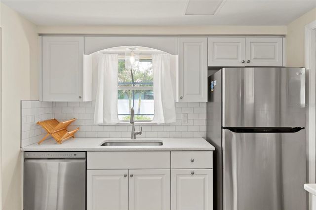 6836 ROXBURY DRIVE, Sarasota, FL 34231