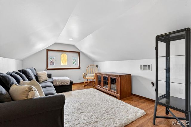 5455 Walsh Street, St Louis, MO 63109