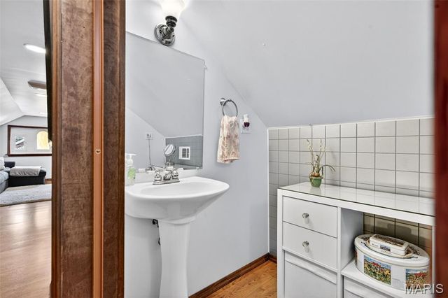 5455 Walsh Street, St Louis, MO 63109