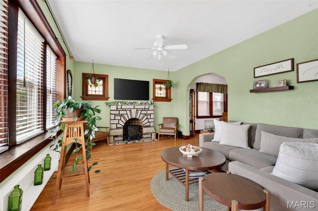 5455 Walsh Street, St Louis, MO 63109