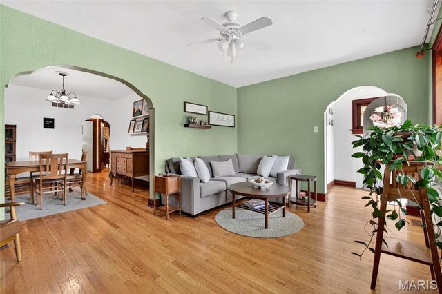 5455 Walsh Street, St Louis, MO 63109