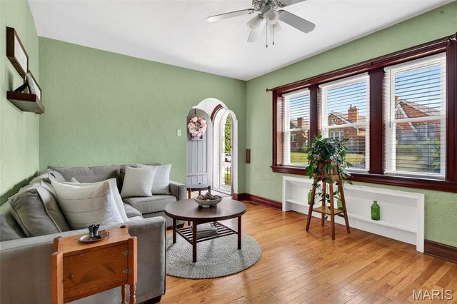 5455 Walsh Street, St Louis, MO 63109