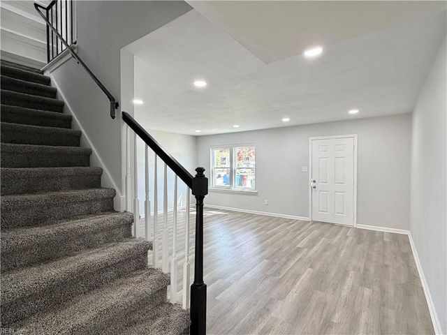 1016 Castle CT, Chesapeake, VA 23323