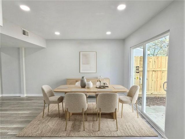 1016 Castle CT, Chesapeake, VA 23323