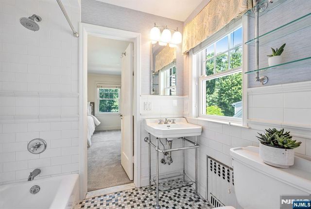 236 Mountain Avenue, Ridgewood, NJ 07450