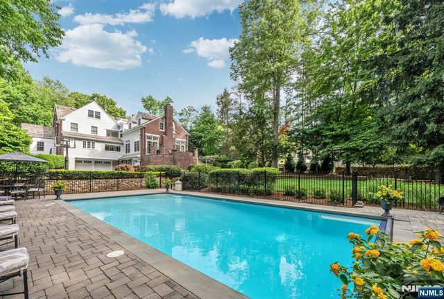 236 Mountain Avenue, Ridgewood, NJ 07450
