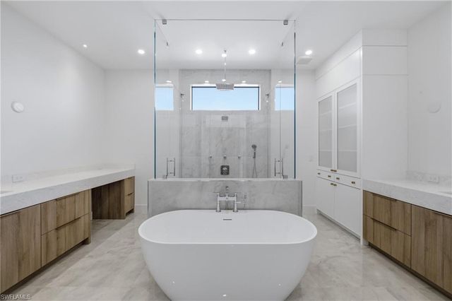 1286 Belaire CT, Naples, FL 34110
