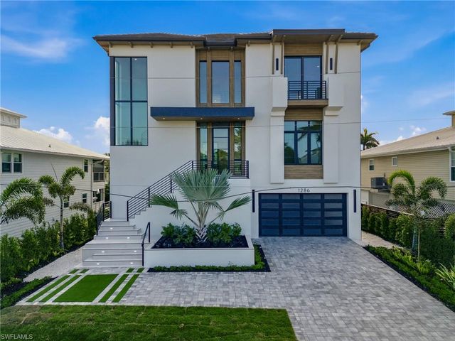 1286 Belaire CT, Naples, FL 34110