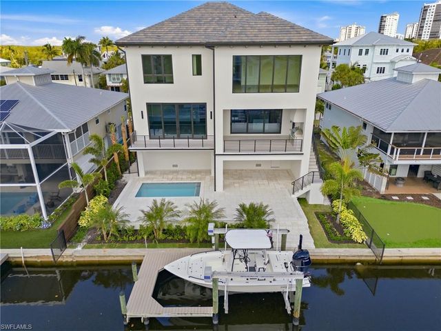 1286 Belaire CT, Naples, FL 34110