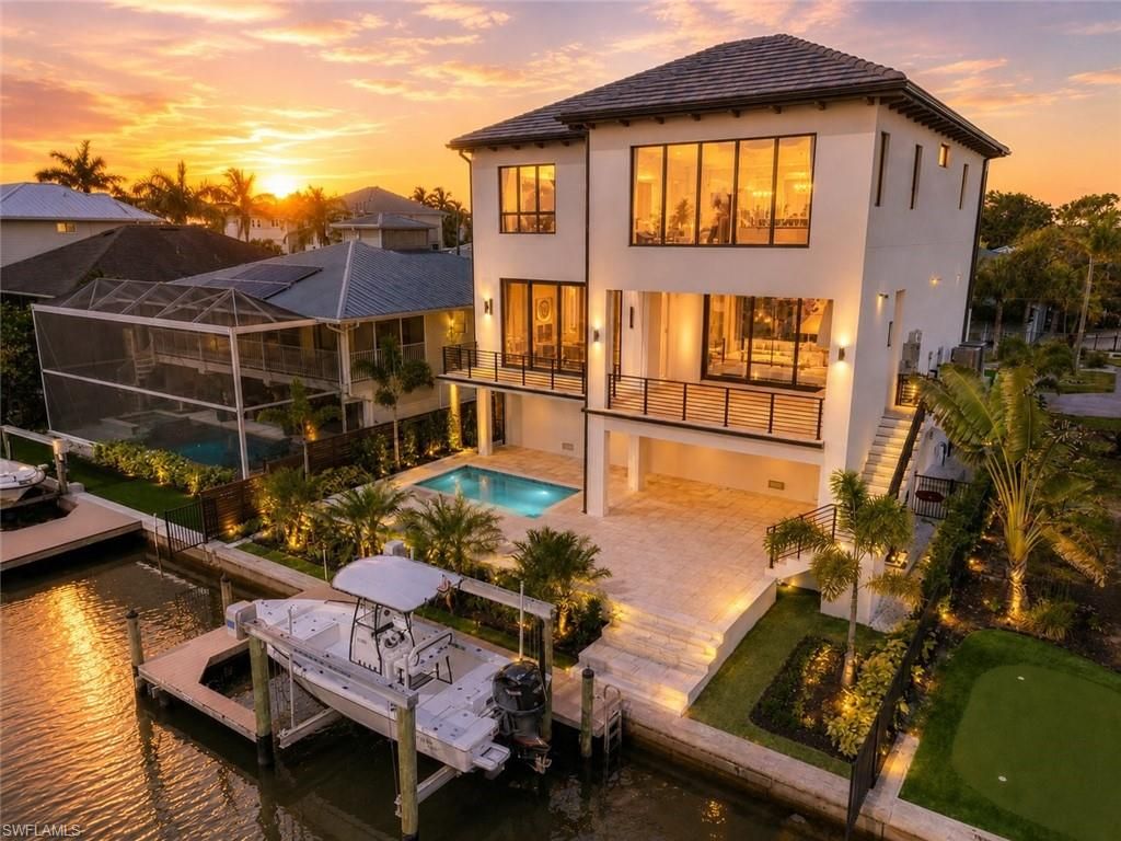 1286 Belaire CT, Naples, FL 34110