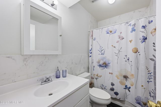 46 Blue River Way, Lakewood, NJ 08701