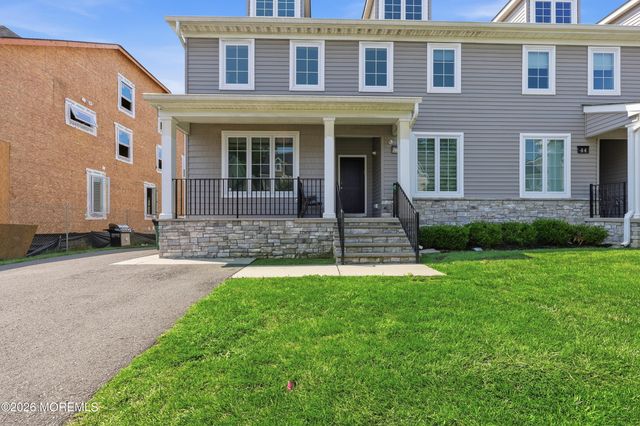 46 Blue River Way, Lakewood, NJ 08701