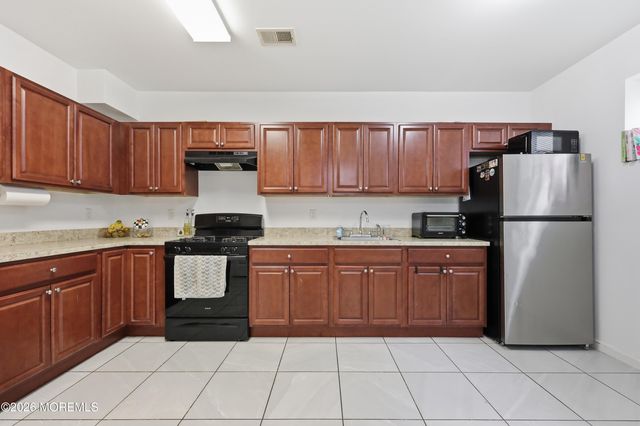 46 Blue River Way, Lakewood, NJ 08701