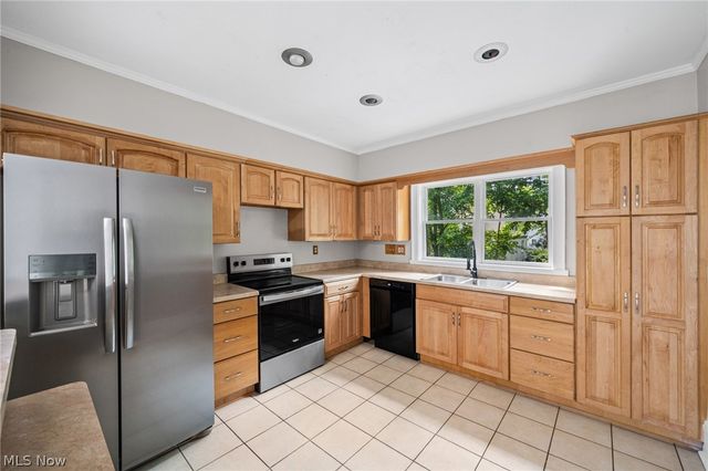 1376 Goodyear Boulevard, Akron, OH 44305