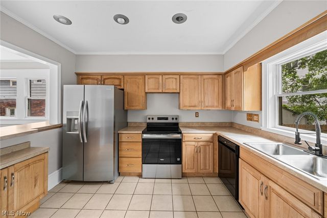 1376 Goodyear Boulevard, Akron, OH 44305