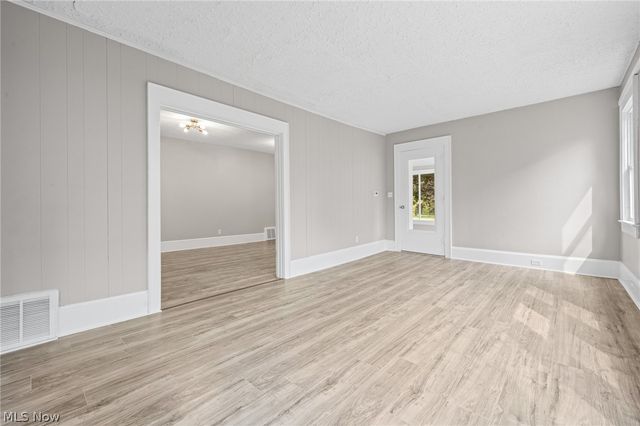 1376 Goodyear Boulevard, Akron, OH 44305