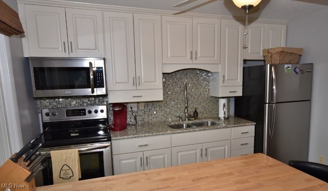 1251 Arrowhead Drive SW, Dellroy, OH 44620