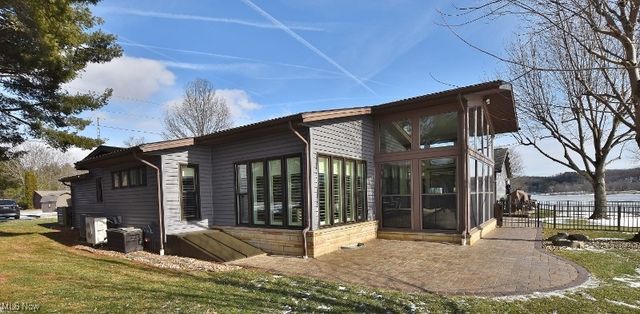 1251 Arrowhead Drive SW, Dellroy, OH 44620
